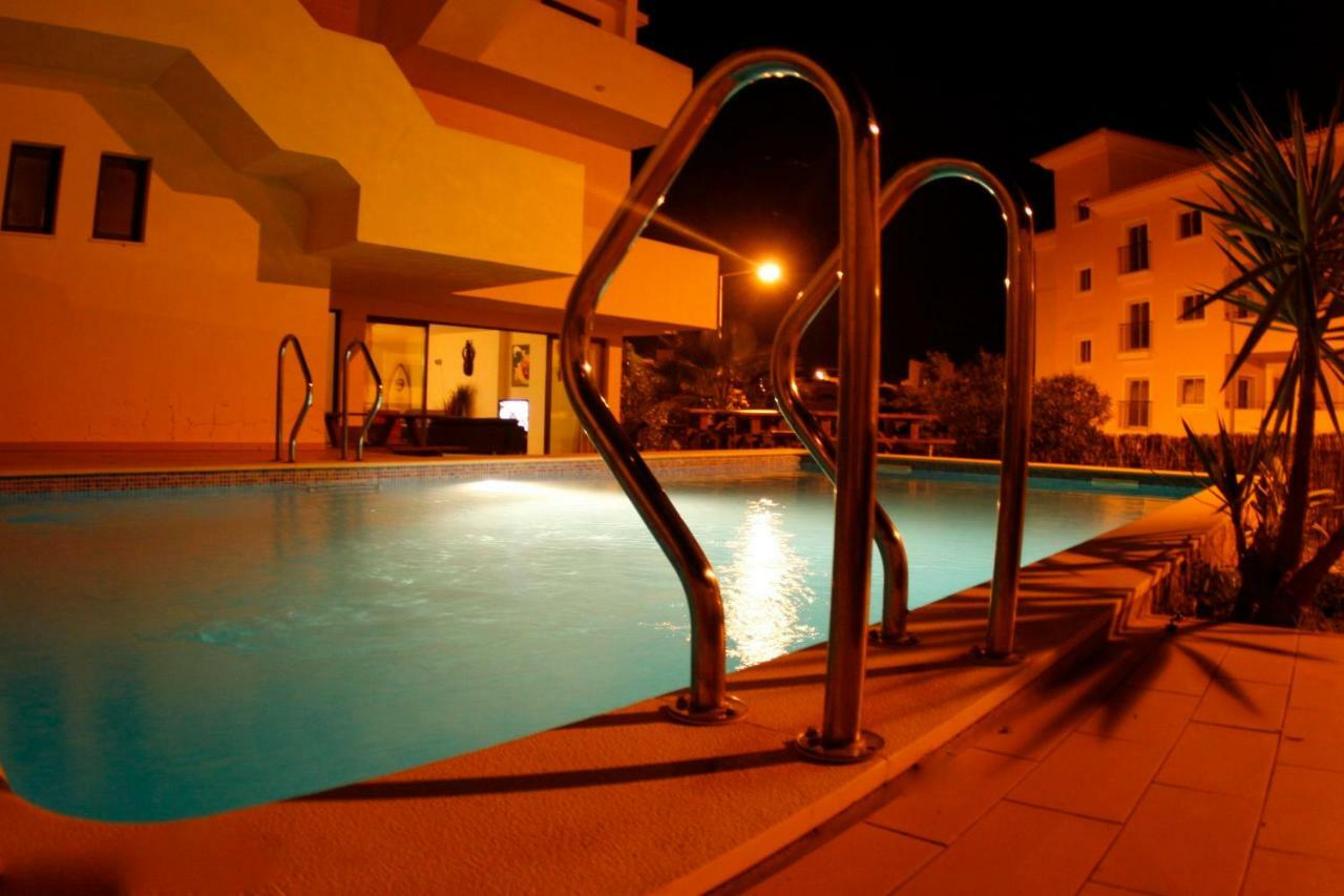 Hostel Algarve Surf - *